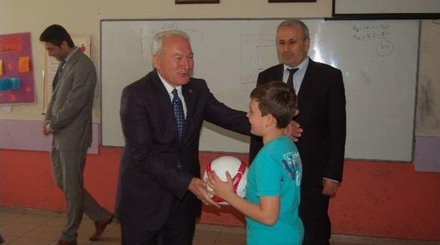 Başkan Yılmaz Okulları Ziyaret Etti