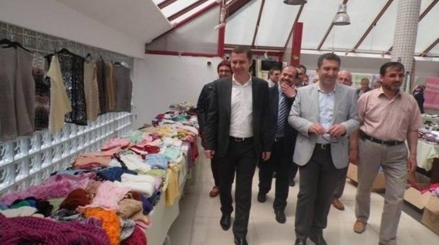 &Ccedil;an&rsquo;da Yardım Derneği Kermesi A&ccedil;ıldı