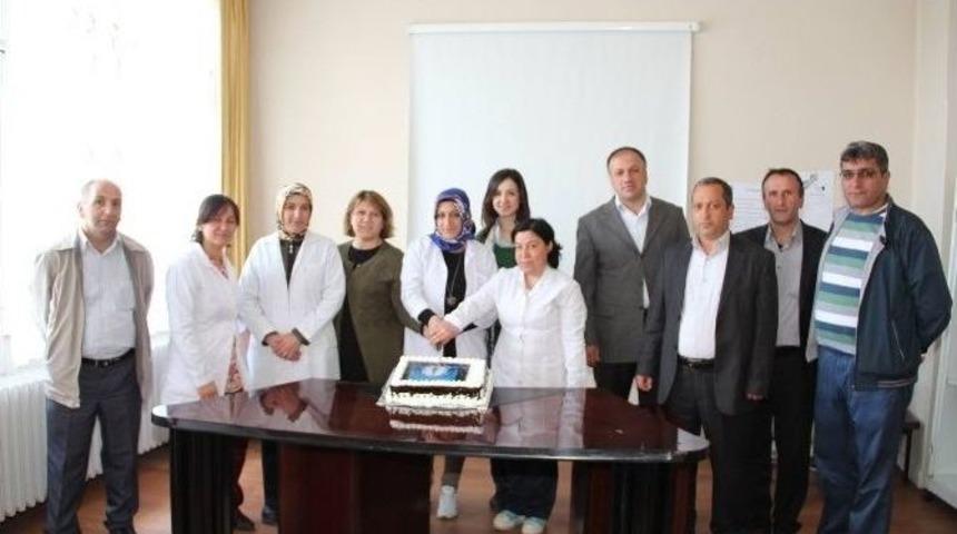 Sağlık Sen&rsquo;den Hemşirelere Pasta