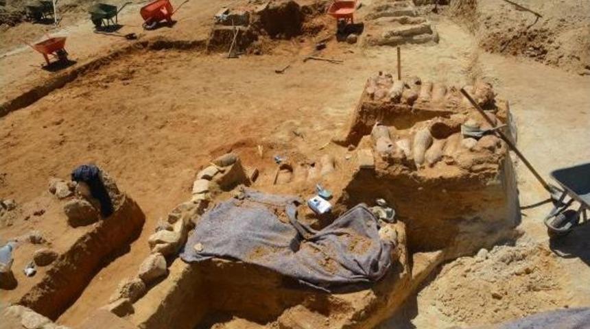 Sinop&rsquo;Ta 2 Bin 500 Yıllık Antik Mezarlık G&uuml;n Y&uuml;z&uuml;ne &Ccedil;ıktı