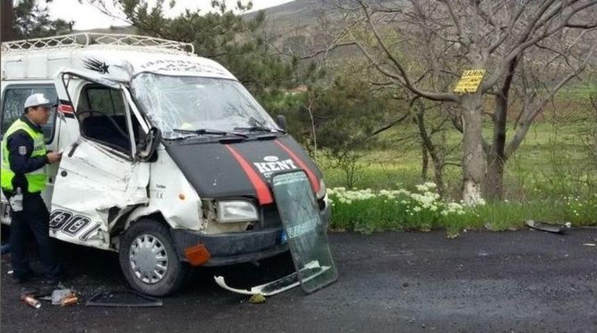 Niğde&rsquo;de Yağış Kaza Getirdi