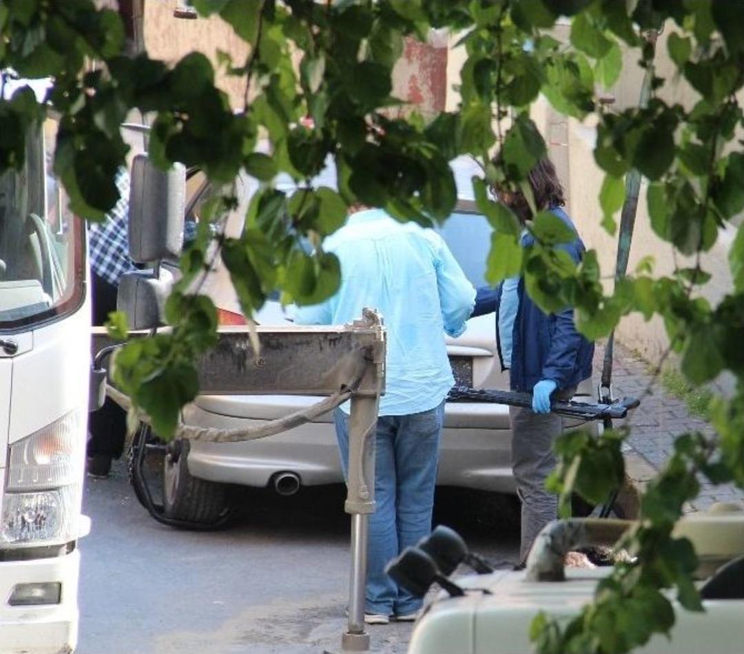 Terk Edilmiş Otomobilin Bagajından Uzun Namlulu Silah &Ccedil;ıktı