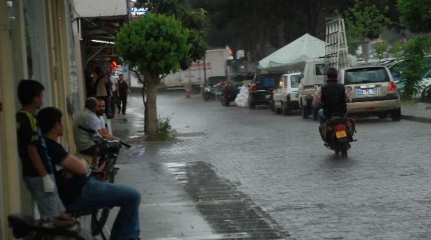 Didim Yağmura Hazırlıksız Yakalandı