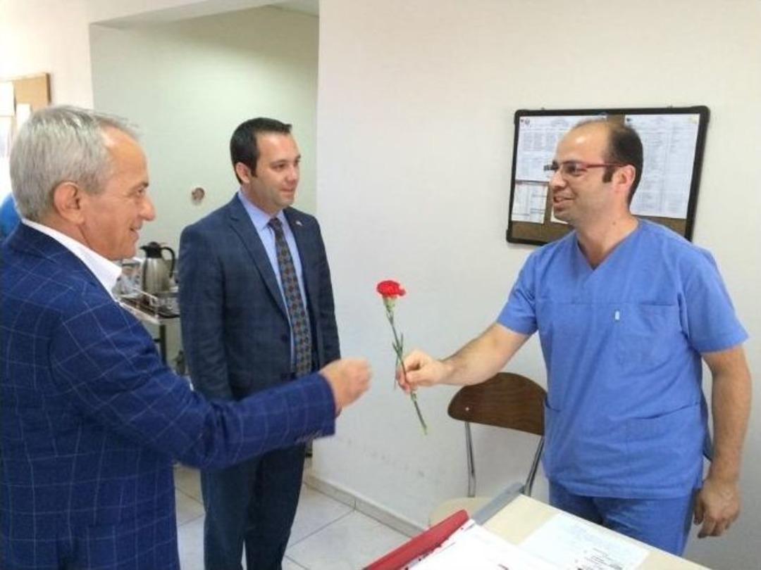 Yaşar Coşkun 12 Mayıs Hemşireler G&uuml;n&uuml;n&uuml; Kutladı