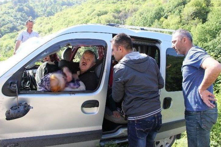 Kucağında Ölen Annesini Son Yolculuğuna Uğurladı G1