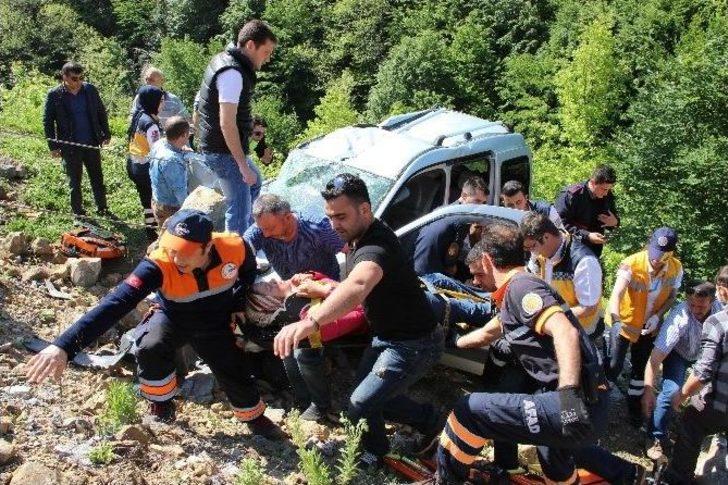 Kucağında Ölen Annesini Son Yolculuğuna Uğurladı G3