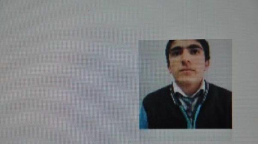 Okulun Bah&ccedil;esinde Kalp Krizi Ge&ccedil;iren Lisesi Gen&ccedil; &Ouml;ld&uuml;