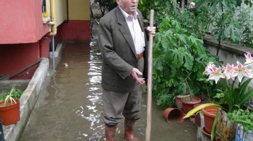 Aydın'da, Sağanak Yağmur Ve Dolu
