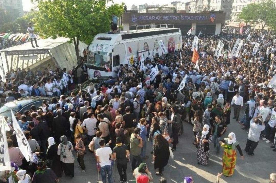 Selahattin Demirtaş&rsquo;dan Erdoğan&rsquo;a &lsquo;canlı Yayında Tartışalım&rsquo; Teklifi