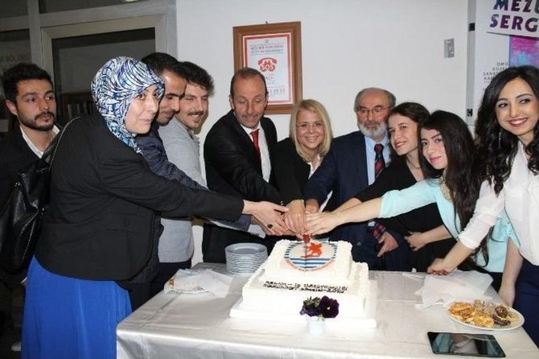 Resim-iş &Ouml;ğrencilerinden Mezuniyet Sergisi