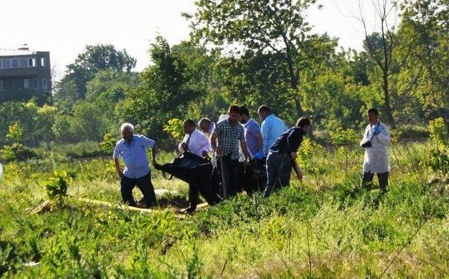 15 Aydır Kayıp Gencin Cesedi Tarlada G&ouml;m&uuml;l&uuml; Halde Bulundu 3