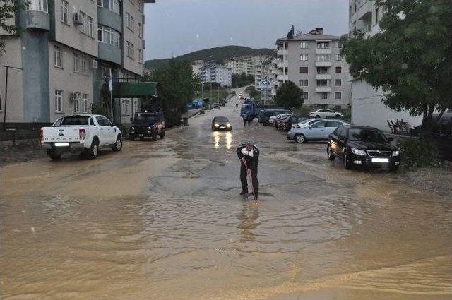 Tunceli’de Sağanak Yağmur Hayatı Olumsuz Etkiledi