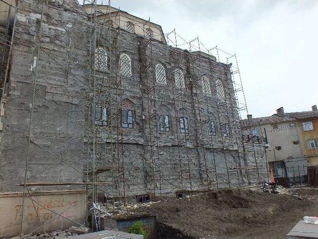 Malazgirt Merkez Cami Yenileniyor