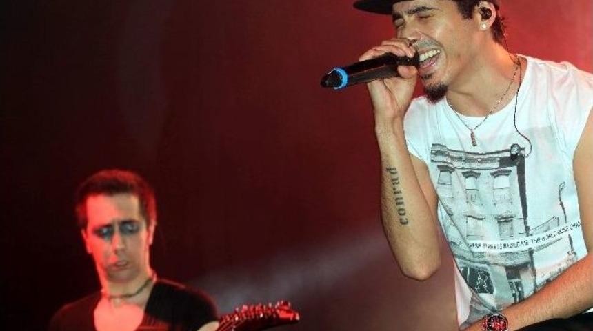 Manga Şarkıları Ad&uuml;&rsquo;de Hep Bir Ağızdan S&ouml;ylendi&rlm;