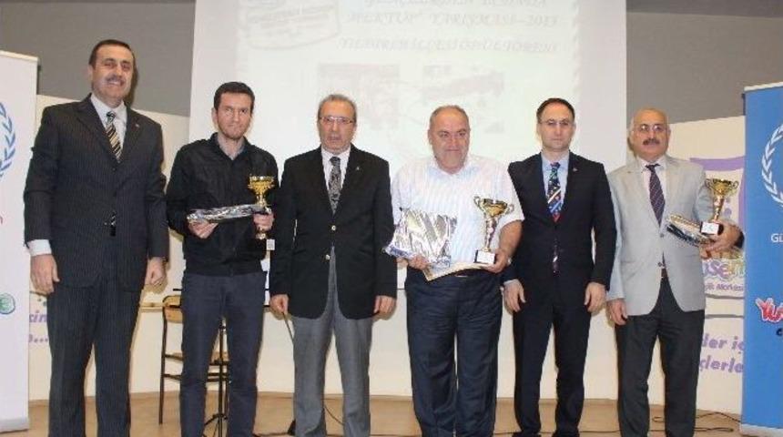 Ecdada Mektup Yazan Başarılı &Ouml;ğrenciler &Ouml;d&uuml;llendirildi