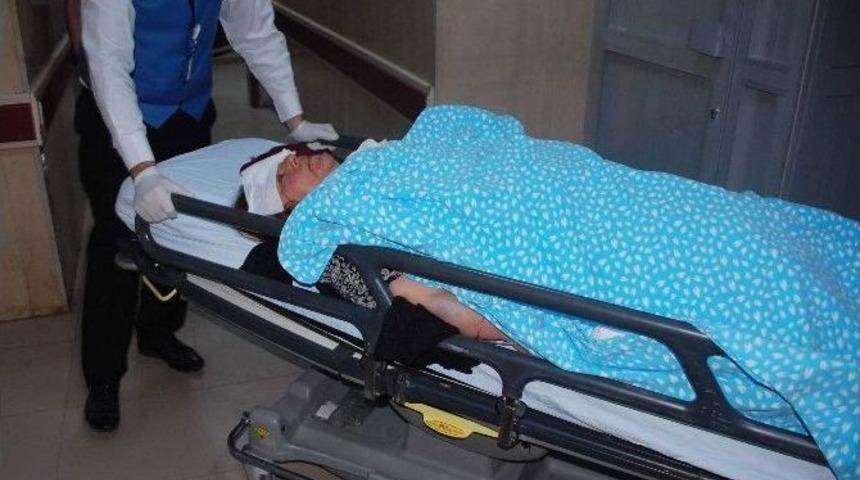 Otomobil İle Kamyonet &Ccedil;arpıştı: 5 Yaralı