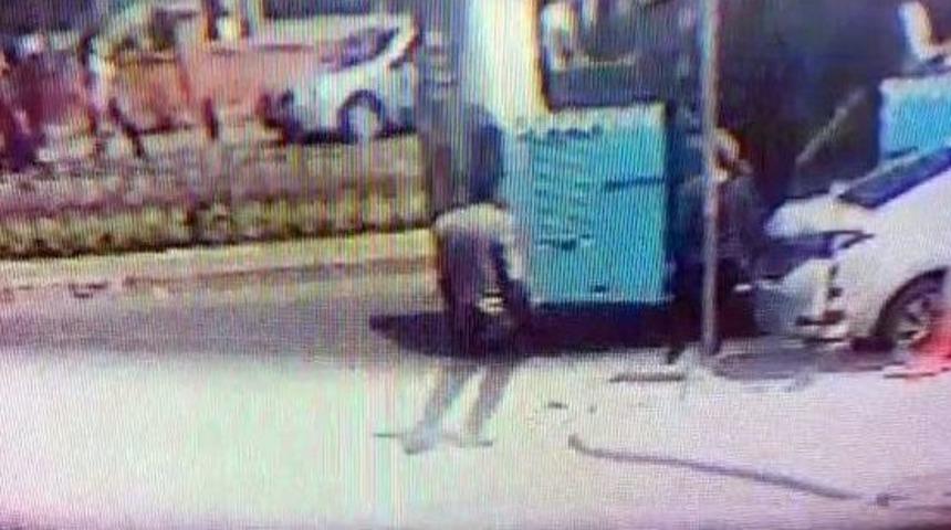 Arkasından Yaklaştığı Kadının Kafasına Tek El Ateş Etti