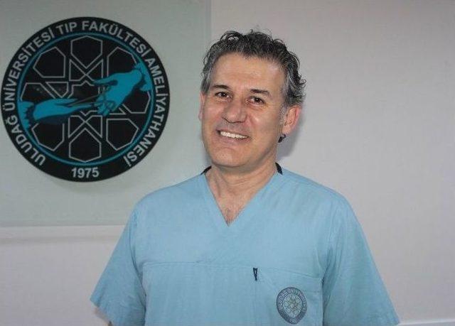 (&ouml;zel Haber) Hi&ccedil; Tanımadığı Başkan Yardımcısına B&ouml;breğini Verdi 2