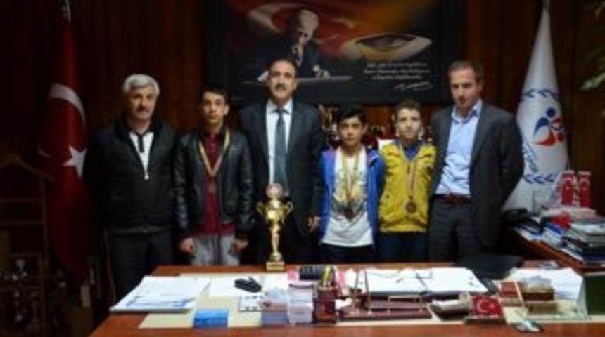 Analig Masa Tenisinde T&uuml;rkiye 3.&rsquo;s&uuml; Oldular