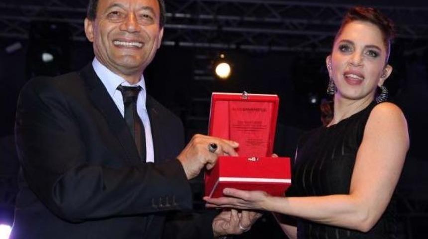 Gediz'de Sertab Erener R&uuml;zgarı