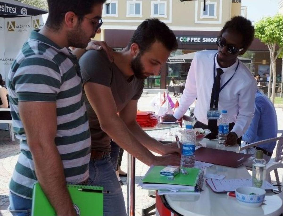 İş D&uuml;nyası, İa&uuml; &Ouml;ğrencilerine İş Fırsatları Sundu