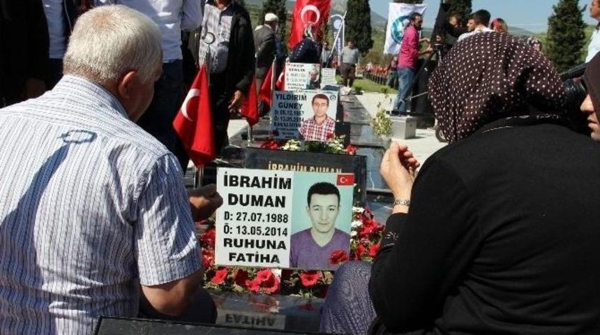 Maden Şehitliği G&ouml;zyaşlarıyla Sulandı