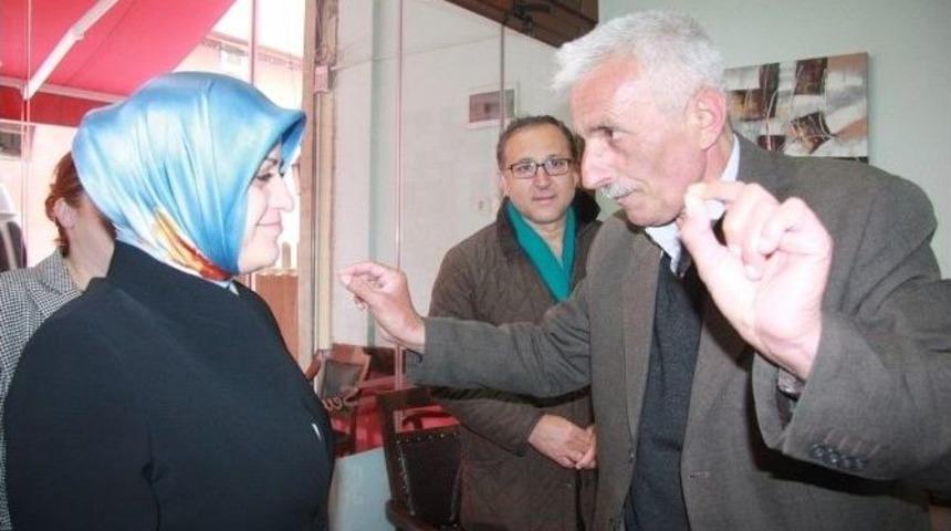 Ayşe Sula K&ouml;seoğlu Sıkılmadık El Bırakmıyor