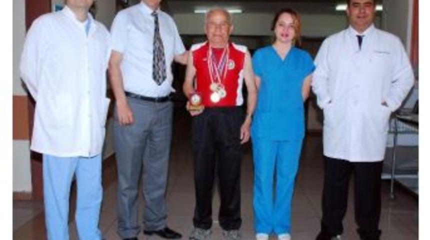 81 Yaşındaki Atlet &Ouml;nce By-pass, Sonra Balkan Şampiyonu Oldu