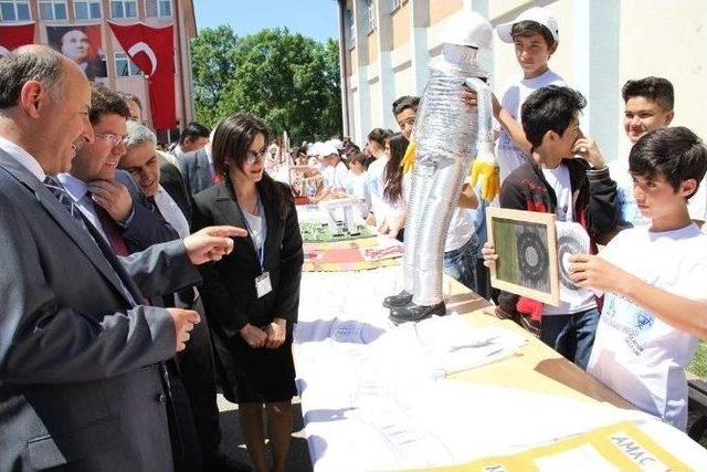 Öğrenciler Projelerini Sergiledi 1