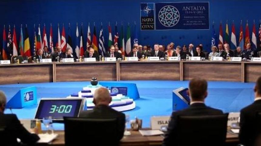 Davutoğlu Ve Abd Dışişleri Bakanı Kerry Başbaşa G&ouml;r&uuml;şt&uuml;