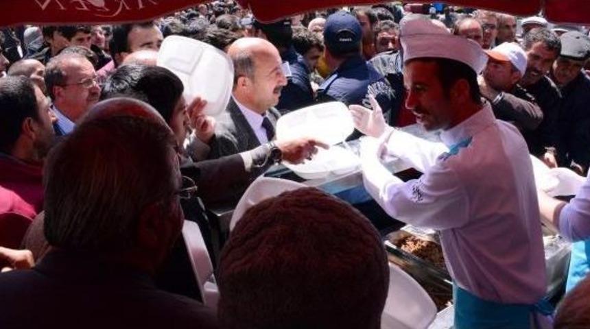 Etli Pilav Izdihamı