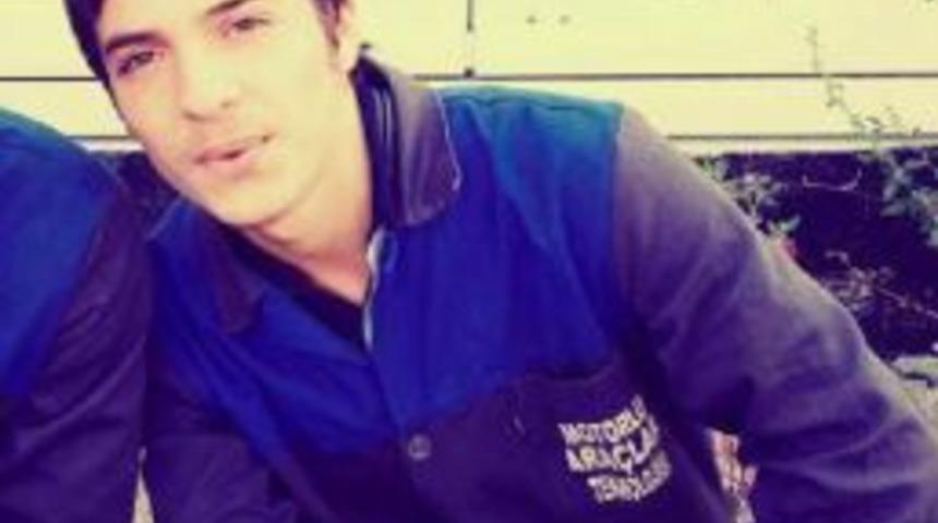 Kız &Ouml;ğrenci, Eski Liseli Erkek Arkadaşını Sokak Ortasında Bı&ccedil;akladı (2)