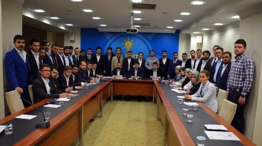 Konya Ak Gen&ccedil;lik &Ccedil;alışmalarını S&uuml;rd&uuml;r&uuml;yor