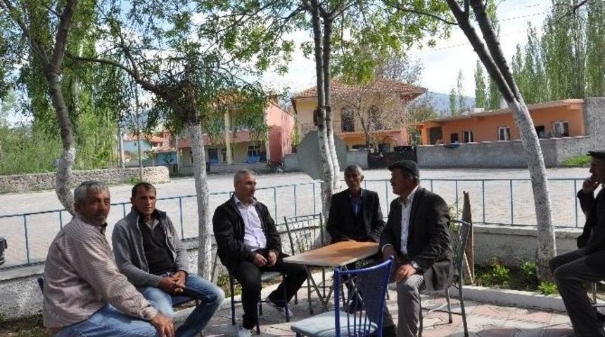K&ouml;ylerde Yol &Ccedil;alışmaları Devam Ediyor
