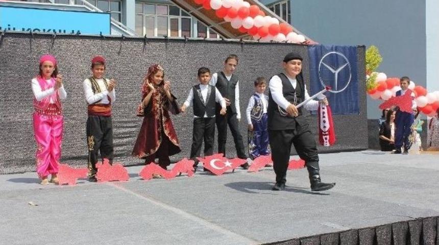 Engel Tanımayan G&ouml;steriler Ayakta Alkışlandı