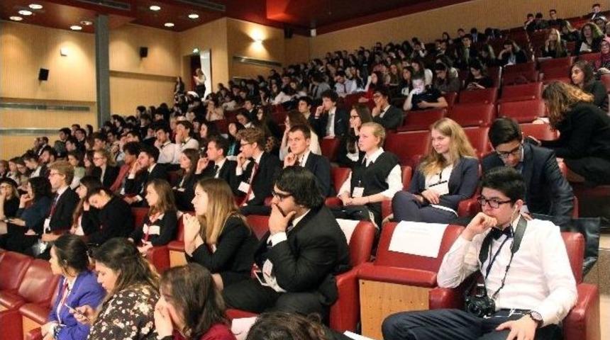 D&uuml;nyanın Farklı Yerlerinden Gelen &Uuml;niversite &Ouml;ğrencileri Hasmun&rsquo;da Buluştu