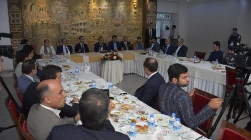 Arın&ccedil;: S&uuml;recin Belli Akt&ouml;rlerle Devam Etmesini Uygun Buluyoruz