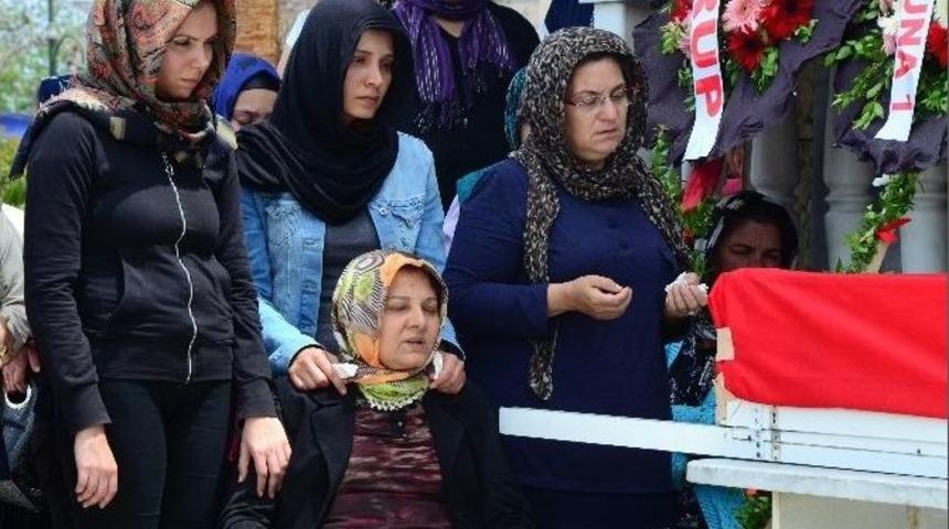 Saldırıda &Ouml;len Kaptan Toprağa Verildi
