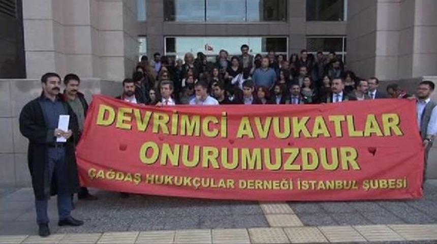 &Ccedil;hd'li Avukatlardan Duruşma Sırasında A&ccedil;ıklama