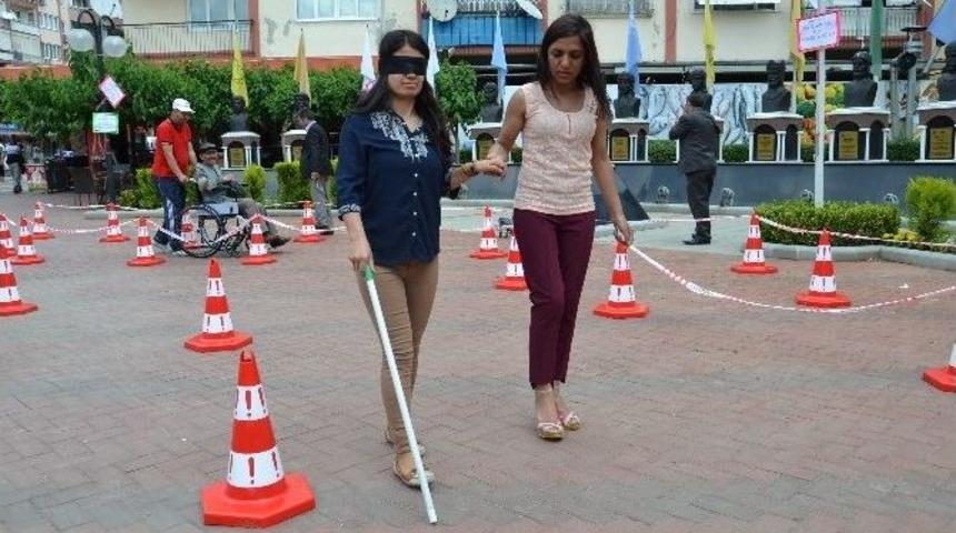 Engellileri Anlamak İ&ccedil;in Empati Kurdular