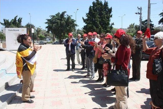 Aliağa Vergi Dairesi Çalışanlarından İş Bırakma Eylemi