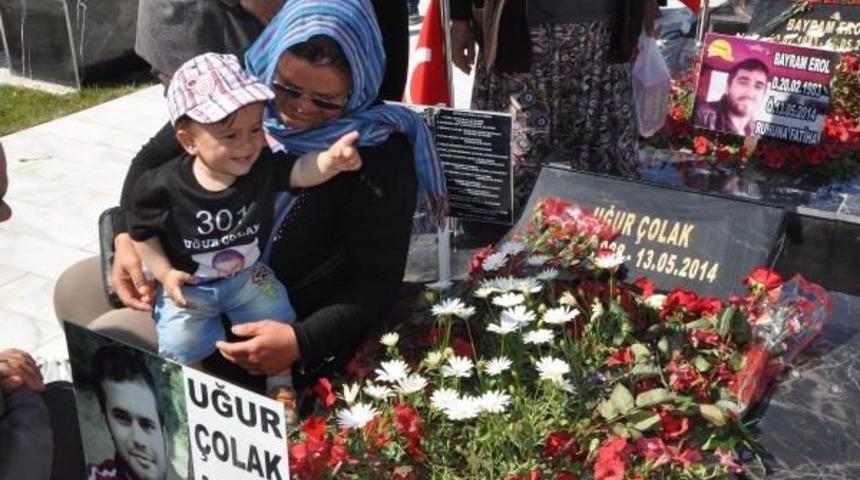 Soma'da 301 Madenci I&ccedil;in Bir Yıl Sonra Aynı Acı, Aynı Ağıt (3)