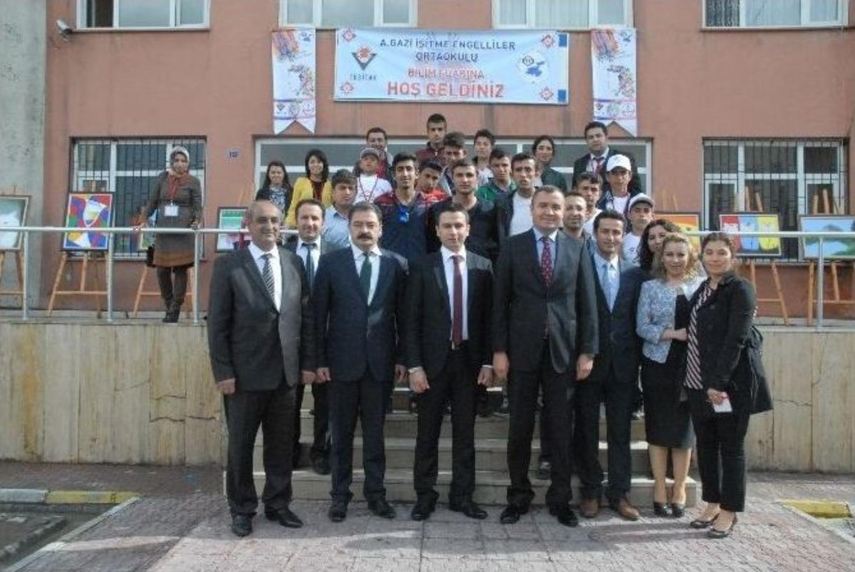Ahmet Yesevi Ve Abdurrahman Gazi İşitme Engelliler Ortaokulu&rsquo;ndan Bilim Fuarı Sergisi