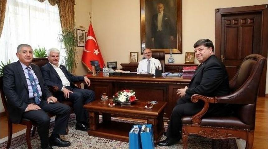 Vali Karaloğlu: &ldquo;bursa &Uuml;zerine D&uuml;şeni Her Zaman Yerine Getirir&rdquo;