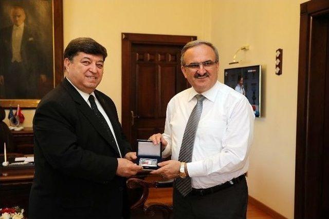 Vali Karaloğlu: &ldquo;bursa &Uuml;zerine D&uuml;şeni Her Zaman Yerine Getirir&rdquo; 1