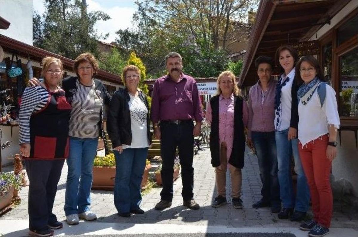 Bu &Ccedil;arşıda Bayan Egemenliği Var