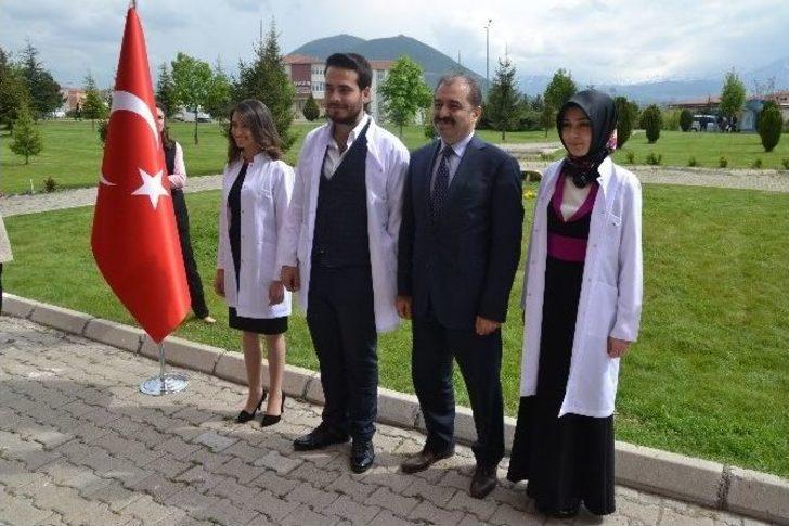 Eczacılık Fakültesinde 55 Öğrenci Önlüklerini Giydi G2