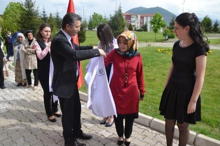 Eczacılık Fakültesinde 55 Öğrenci Önlüklerini Giydi G3