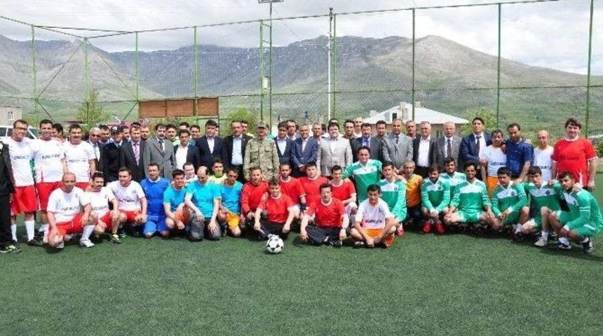 Ekin&ouml;z&uuml;&rsquo;nde Kurumlar Arası Futbol Turnuvası Başladı