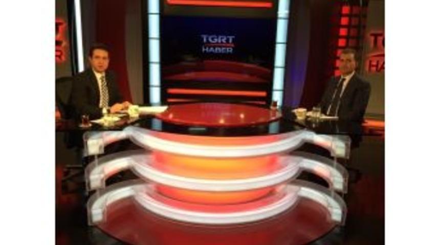 Bakan &Ccedil;elik: "se&ccedil;ime İki Parti Giriyor, Biri Ak Parti, Diğeri Kaos Partisi"